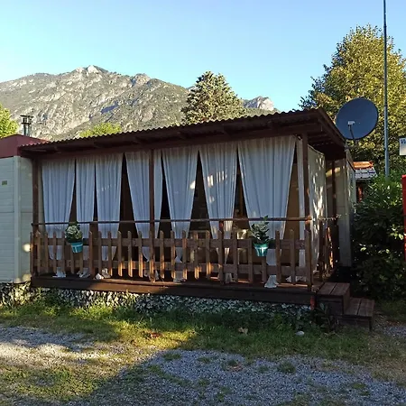 Bungalow Seaesta Di Lugano פורלצה